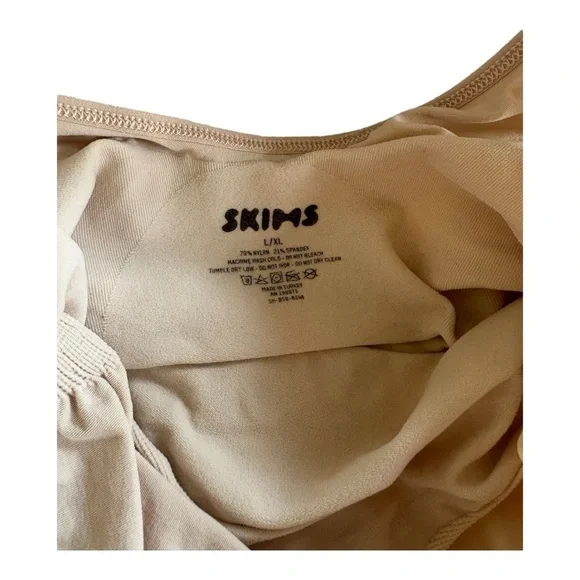 SKIMS sculpting snaps bodysuit- L/XL in color sand - Picture 4 of 5